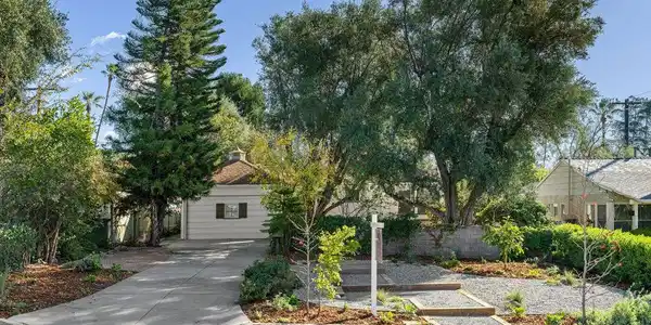 2312 Oliveras Avenue