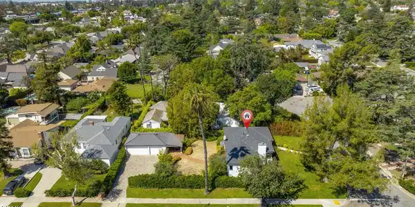 2710 Deodar Circle