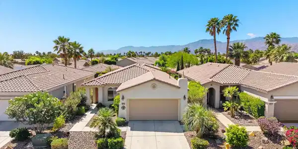 80273 Avenida Linda Vista