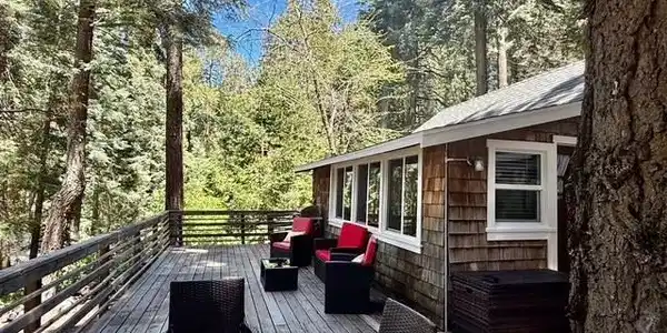 22104 Crestline