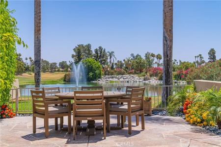 228 W Kavenish Drive W