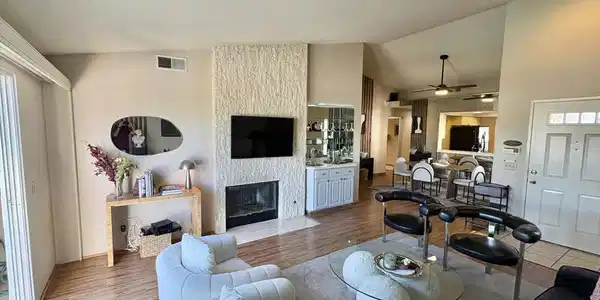 108 Desert Falls Drive E