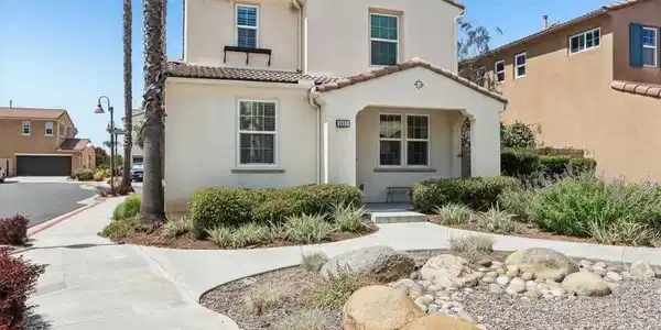 2922 Encina Lane