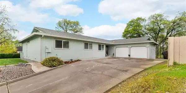 21838 Chimney Rock Drive