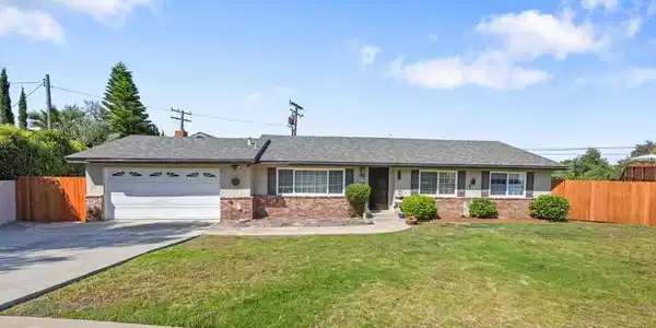 1266 Calle Olmo