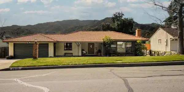 3818 Altura Avenue