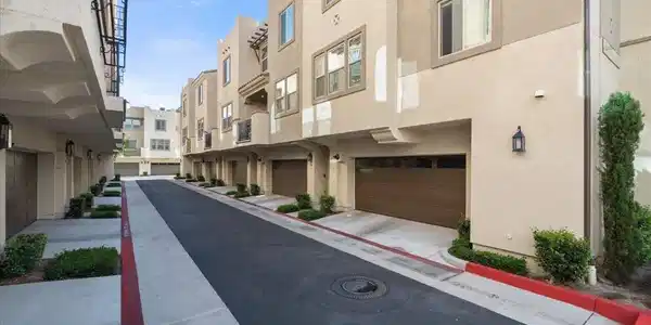 324 Waverunner Ct