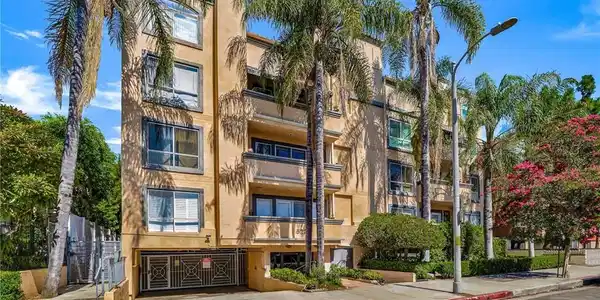 5224 Zelzah Avenue