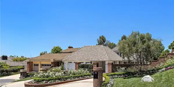 5603 E Crest De Ville