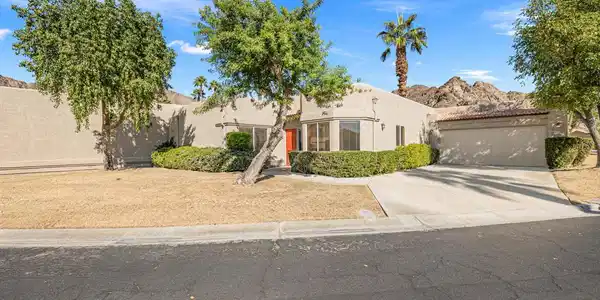 48524 Via Encanto