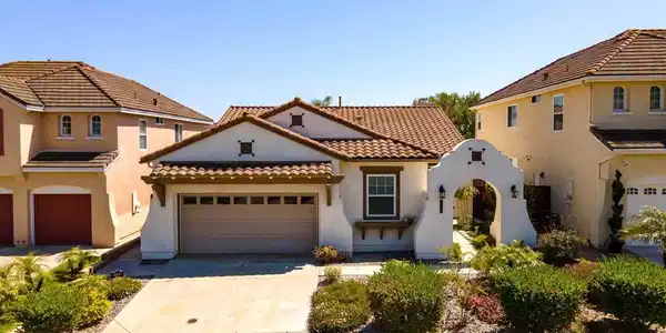 2768 Valleycreek Dr