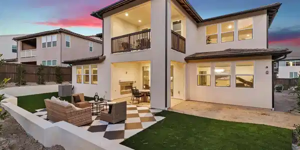 2168 Paseo Levanten