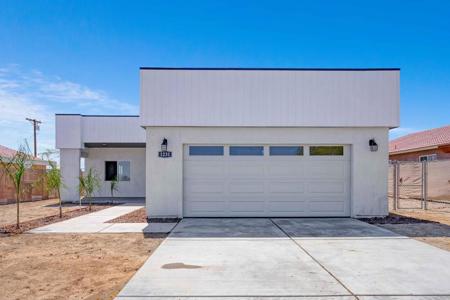 1231 Roselle Avenue