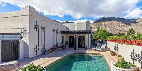 53525 Avenida Juarez