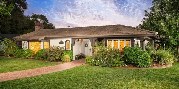1644 Oak Tree Terrace