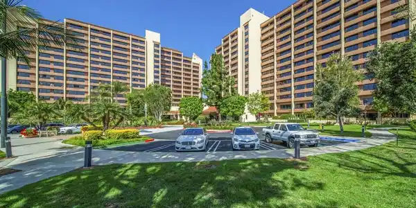 24055 Paseo Del Lago