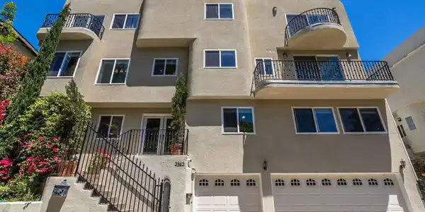 3943 Avenida Del Sol