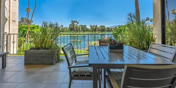910 Island Drive
