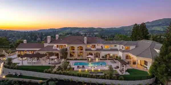 251 Santiago Ln