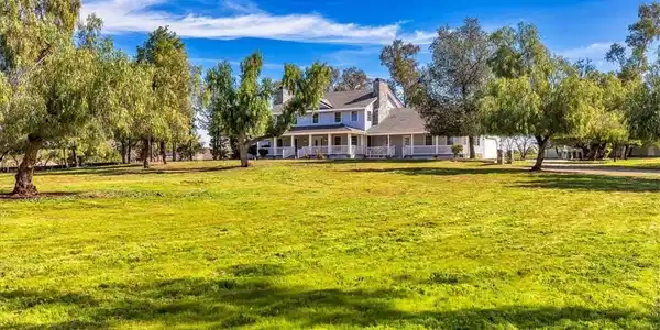 23100 Rolling Meadows Drive