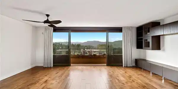 24055 Paseo Del Lago