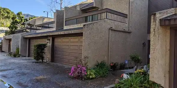 822 W Foothill Boulevard