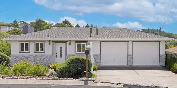 3513 Hillcrest Drive