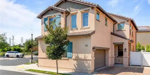 8723 E Sienna Lane