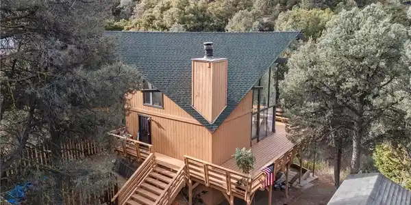 13924 Yellowstone Drive