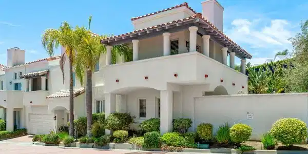 6435 Zumirez Drive