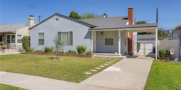 228 N Beachwood Drive