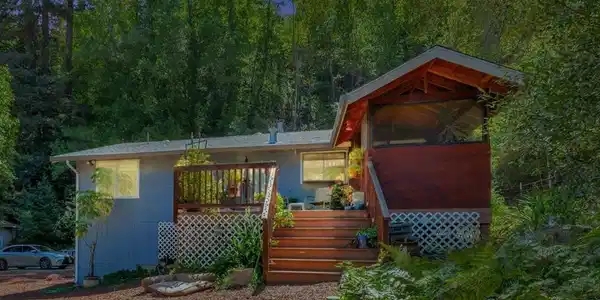 7185 Redwood Retreat Road