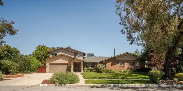 1560 Carnation Way