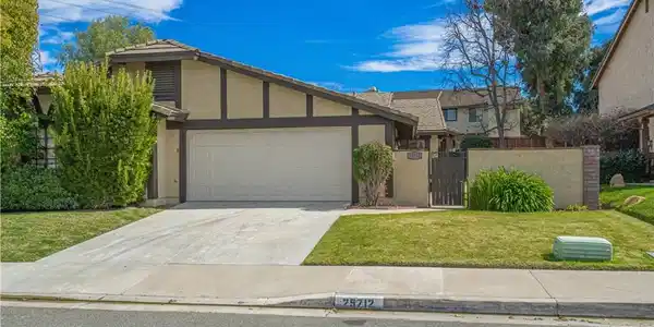 25712 Lupita