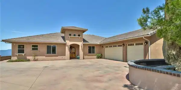 42405 Rolling Hills