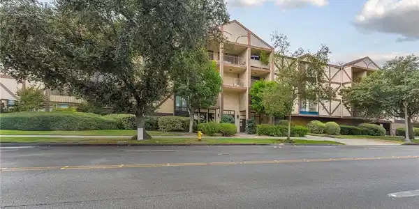 125 N Allen Avenue