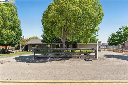2680 Marina Ave.