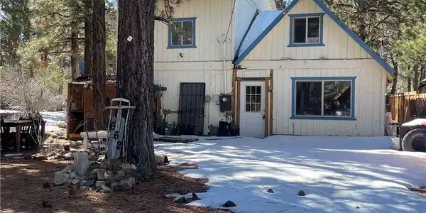 662 Riverside