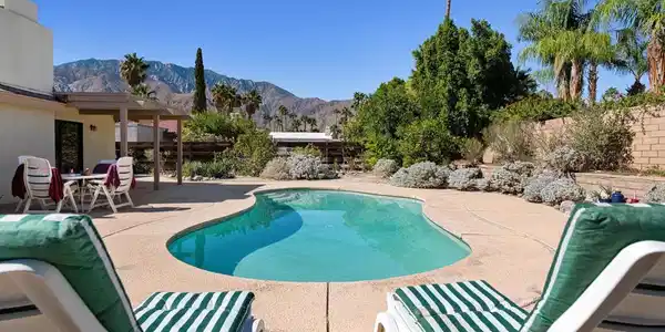 1370 E Gem Circle