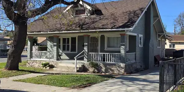 201 E Ventura Street