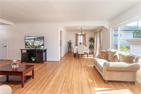 1030 E San Jose