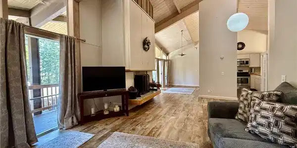 872 Sierra Vista Drive