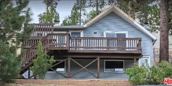 718 Blue Jay Road