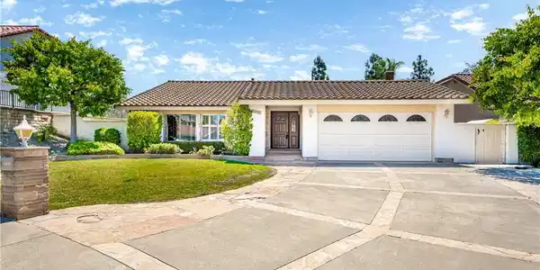 24752 Via San Anselmo