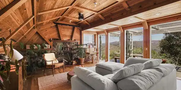 1555 Fernwood Pacific Drive