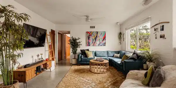 2260 N Cahuenga Boulevard