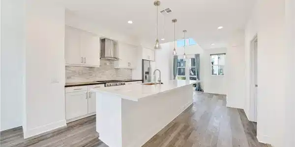 1658 Topanga