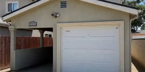 1404 E 110th