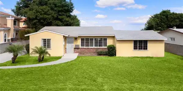 5220 Myrtus Avenue