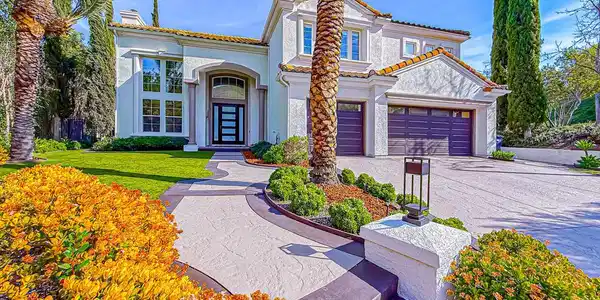 3860 Mountain Shadows Road
